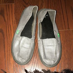 women's silver Sanuks